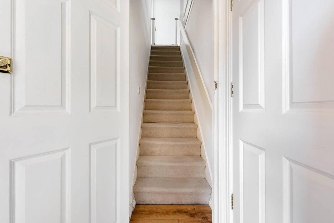 The Bluebird - One Bedroom Apartment In Watford Watford  Luaran gambar