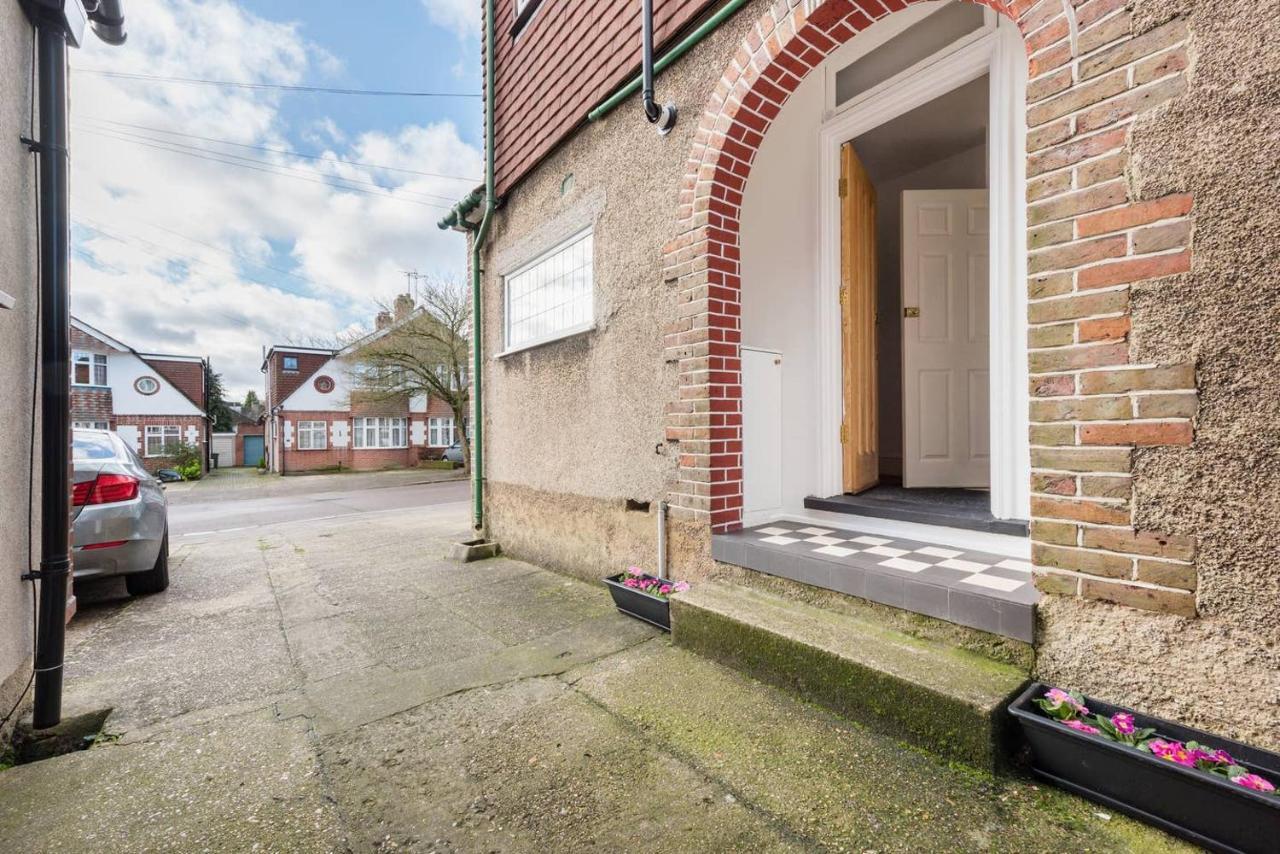 The Bluebird - One Bedroom Apartment In Watford Watford  Luaran gambar